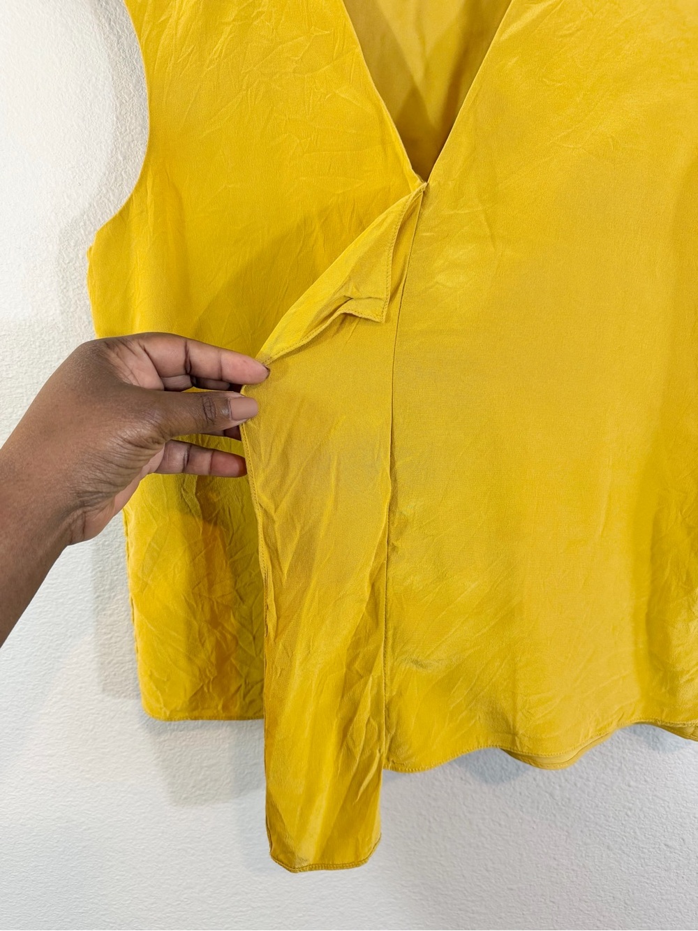 Tibi Yellow Silk Sleeveless Blouse Size 4 Ruffle Accent Tank Office V-Neck - Picture 6 of 9